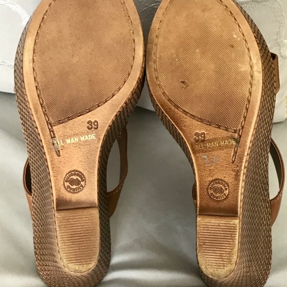 ♥️Contessa Tan Wedges- 8.5 - Picture 5 of 6